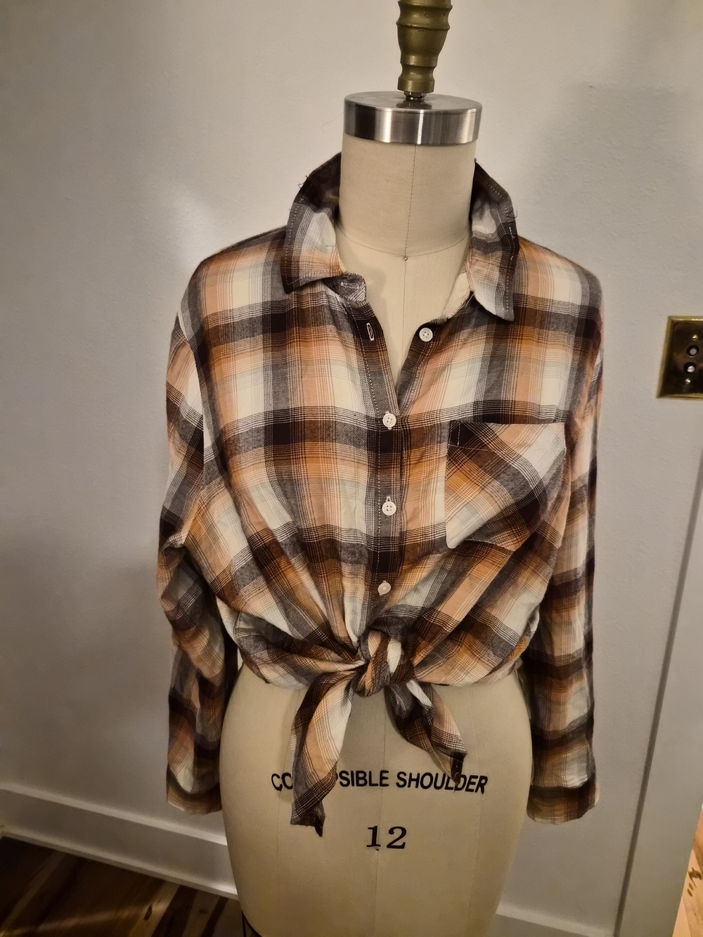 Tied Front Plaid Button-Up Shirt in Brown & Cream
